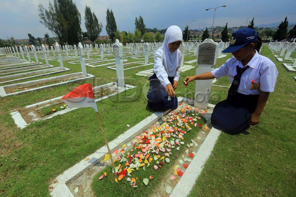 Peringatan Hari Pahlawan,...