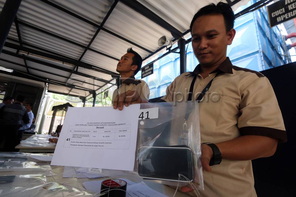 KPK Lelang Barang Milik...