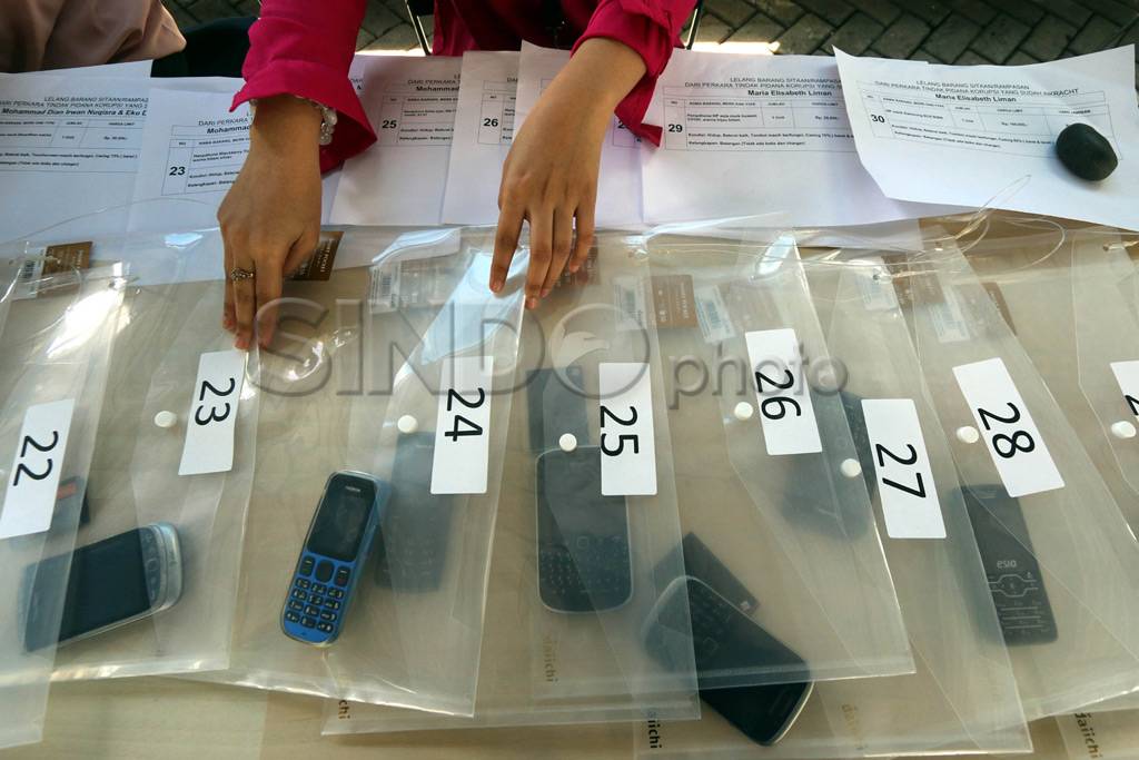 KPK Lelang Barang Milik...