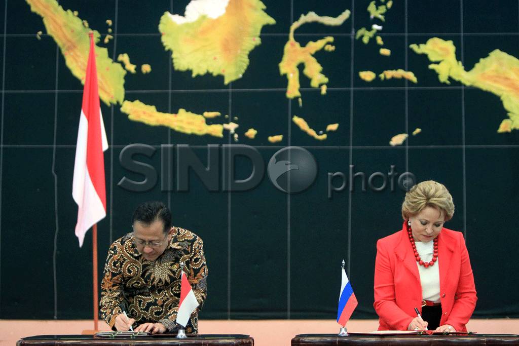 Ketua DPD RI dan Ketua...