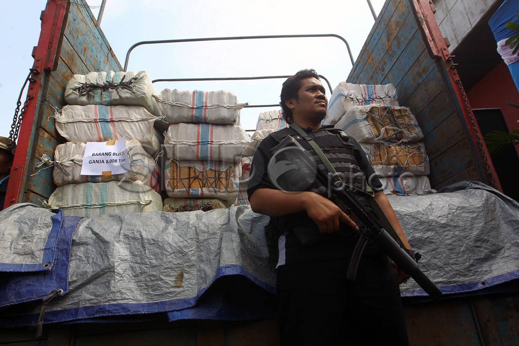 8 Ton Ganja Dimusnahkan...