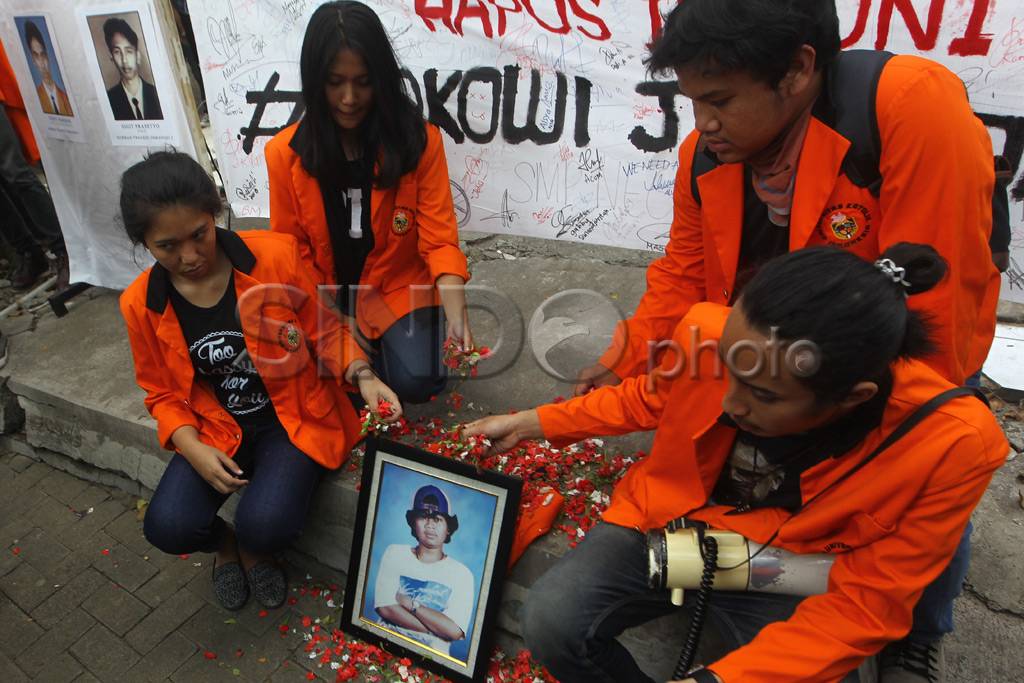 Tabur Bunga Peringati...