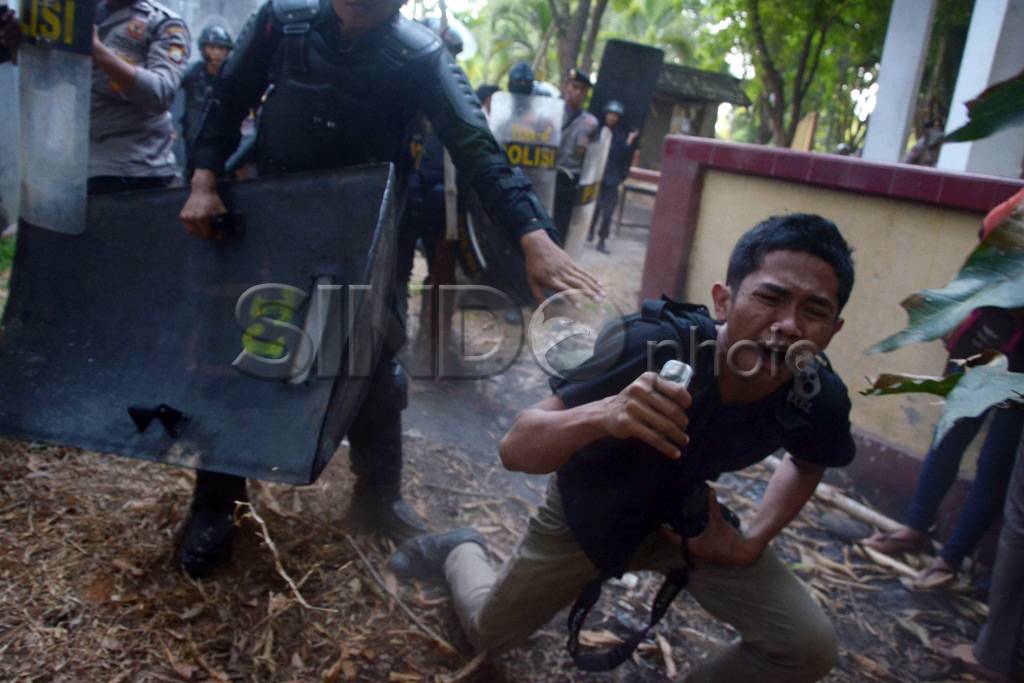 Liput Demo BBM, Wartawan...