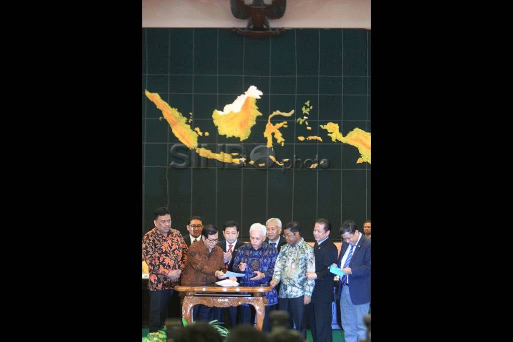 KMP dan KIH Tandatangani...