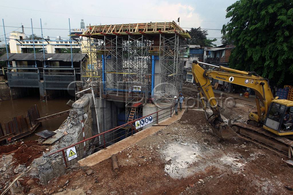 Pembangunan Pintu Air...