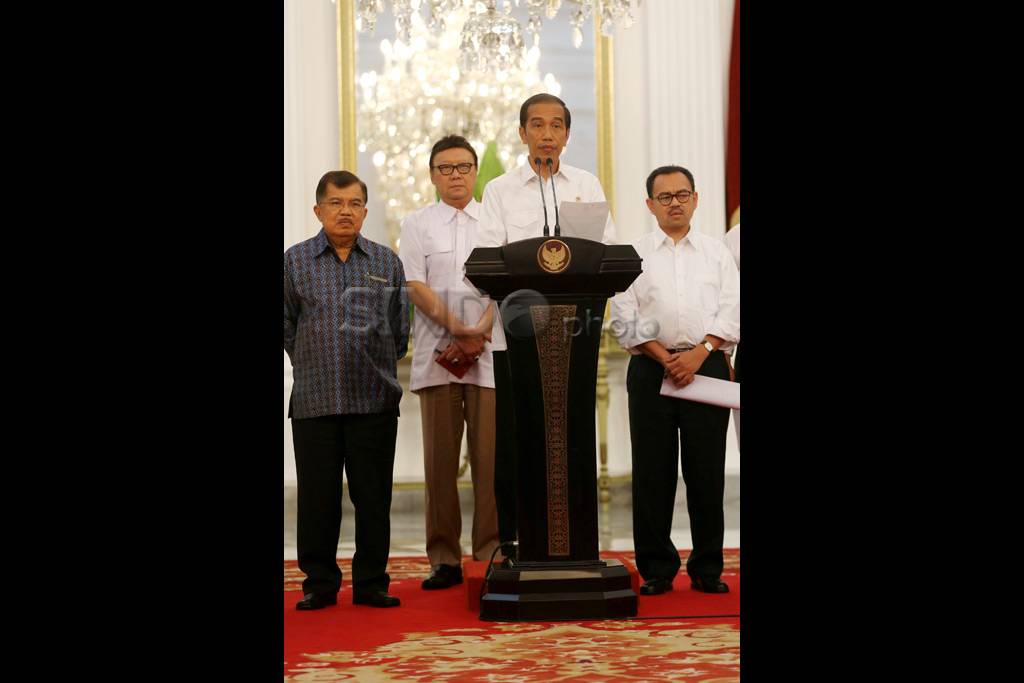 Presiden Jokowi Umumkan...