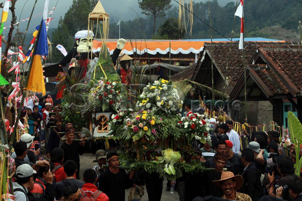 Kemeriahan Perang Tomat...