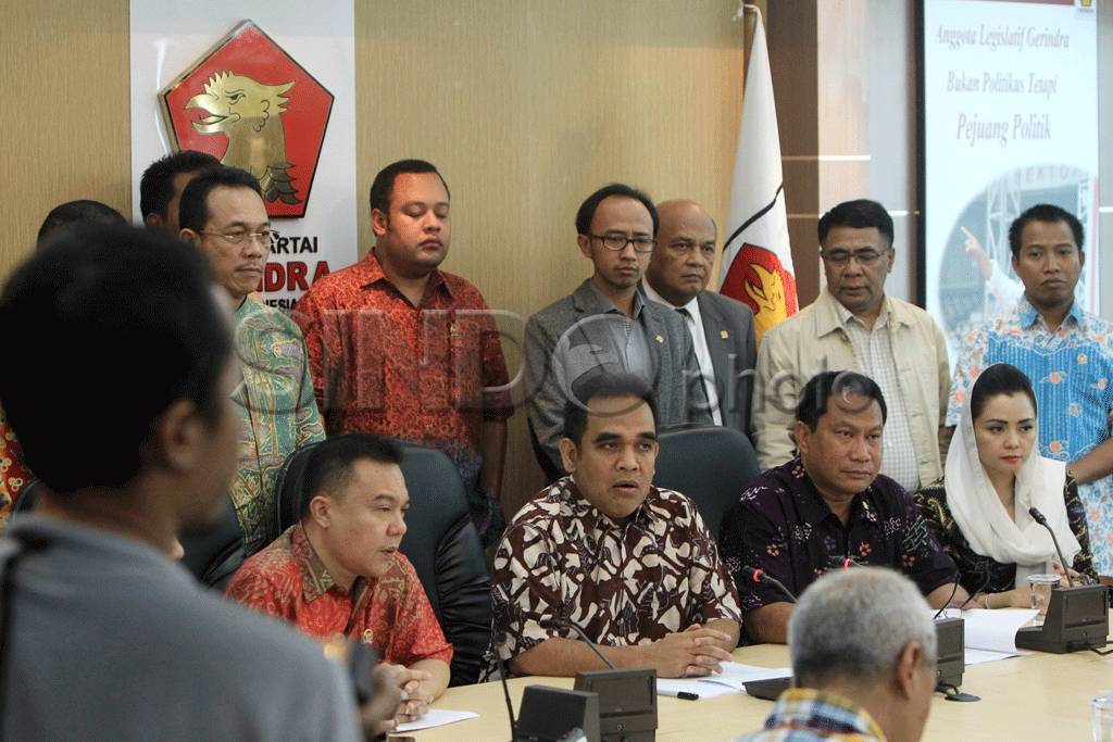 Fraksi Gerindra Minta...