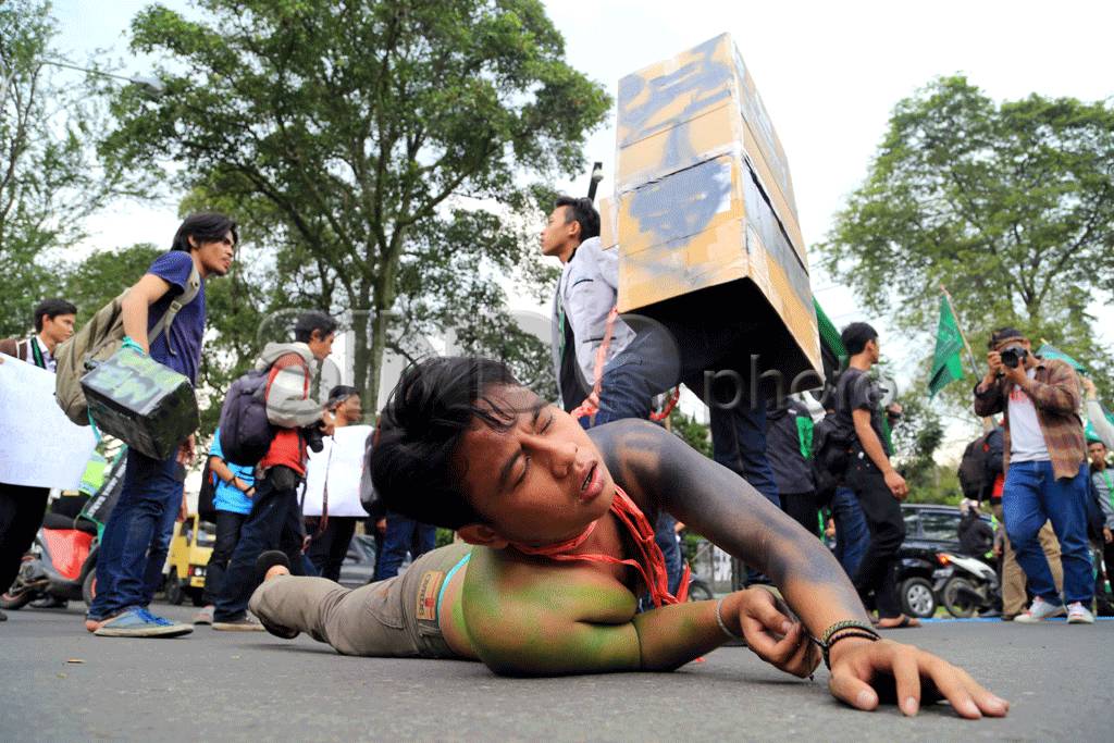 Demo Tolak Kenaikan...
