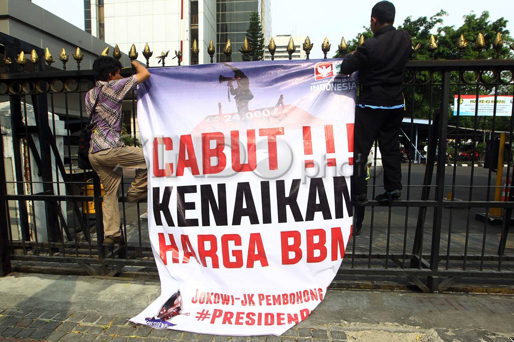 Demo ESDM, KAMMI Tuntut...