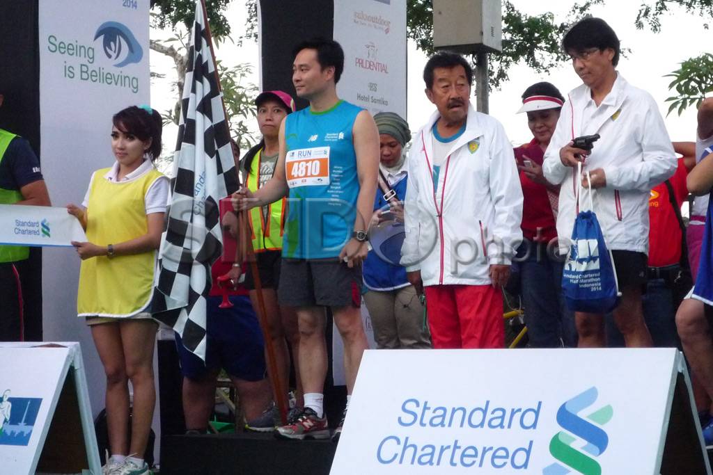 Standard Chartered Gelar...