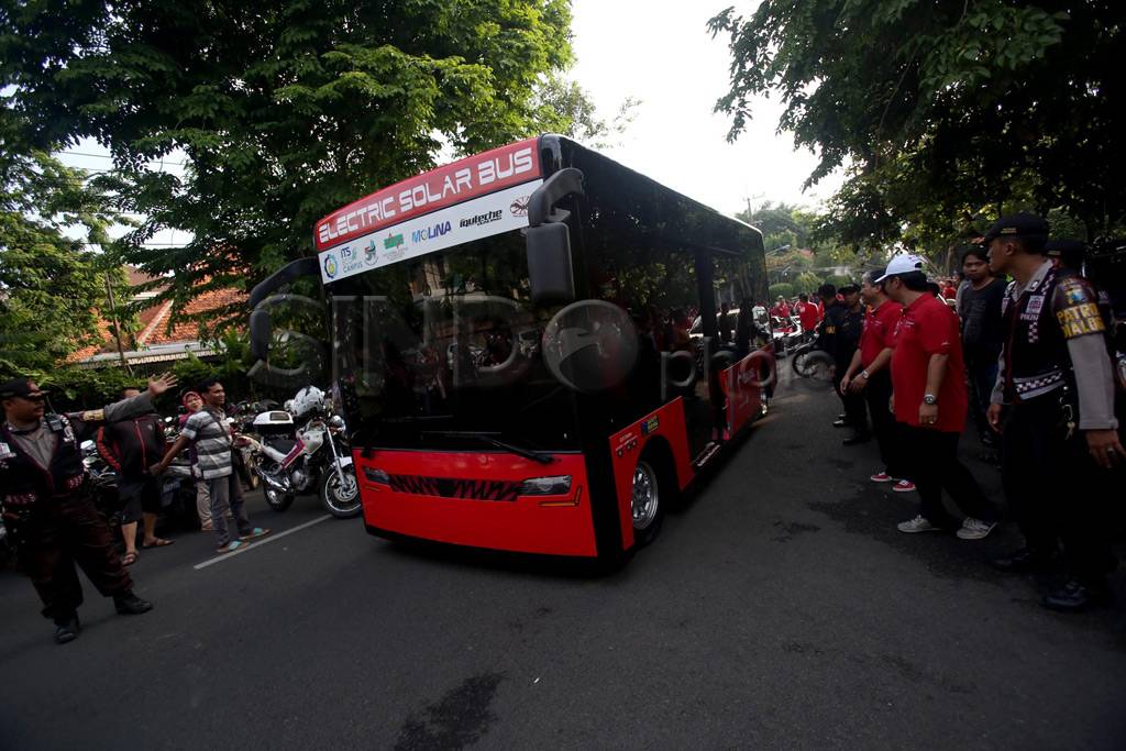 Peluncuran Perdana Bus...