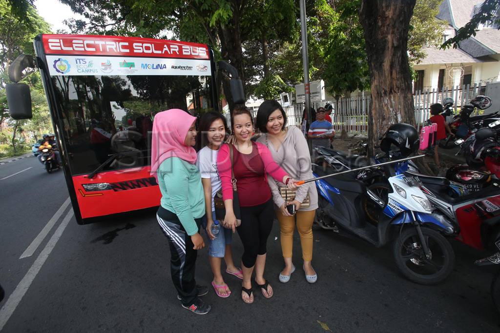 Peluncuran Perdana Bus...