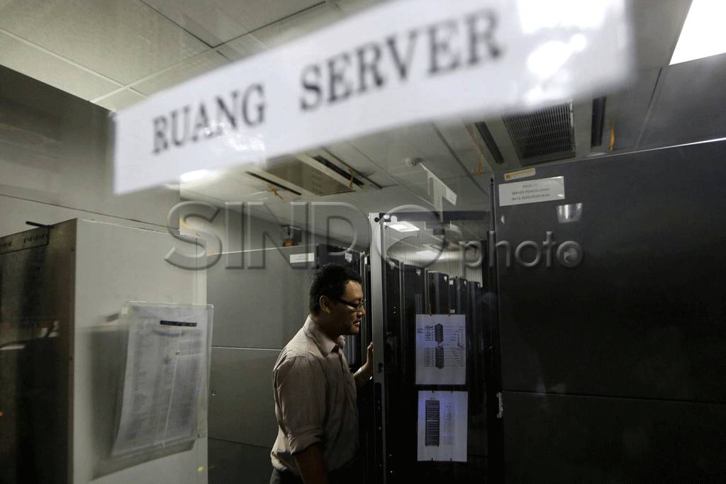 Fadli Zon Sidak Server...