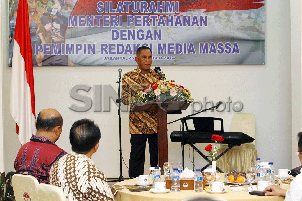 Menhan Gelar Silaturahmi...