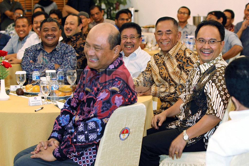 Menhan Gelar Silaturahmi...