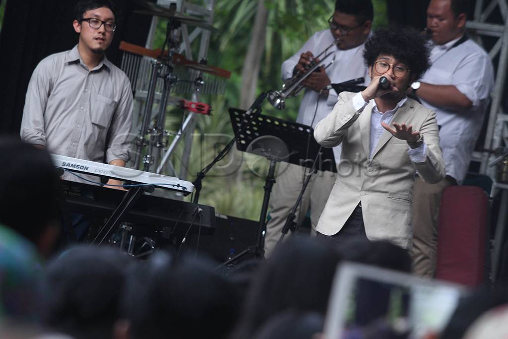 The 37 th Jazz Goes...
