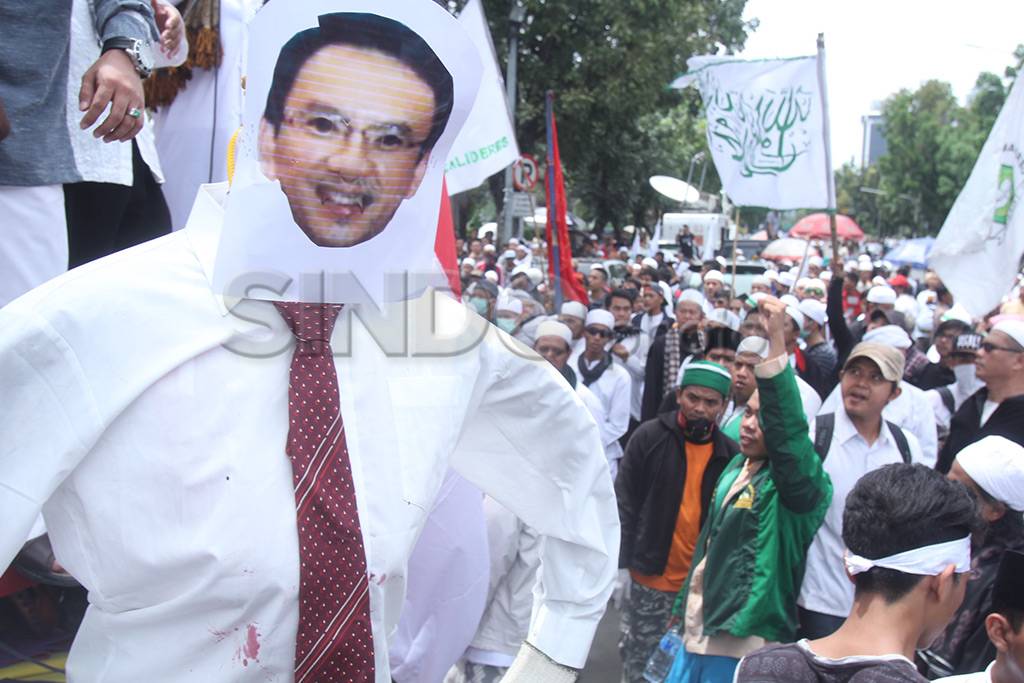 Massa Anti Ahok Kembali...