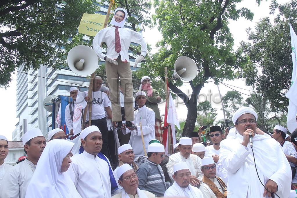 Massa Anti Ahok Kembali...