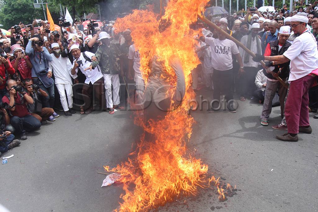 Massa Anti Ahok Kembali...