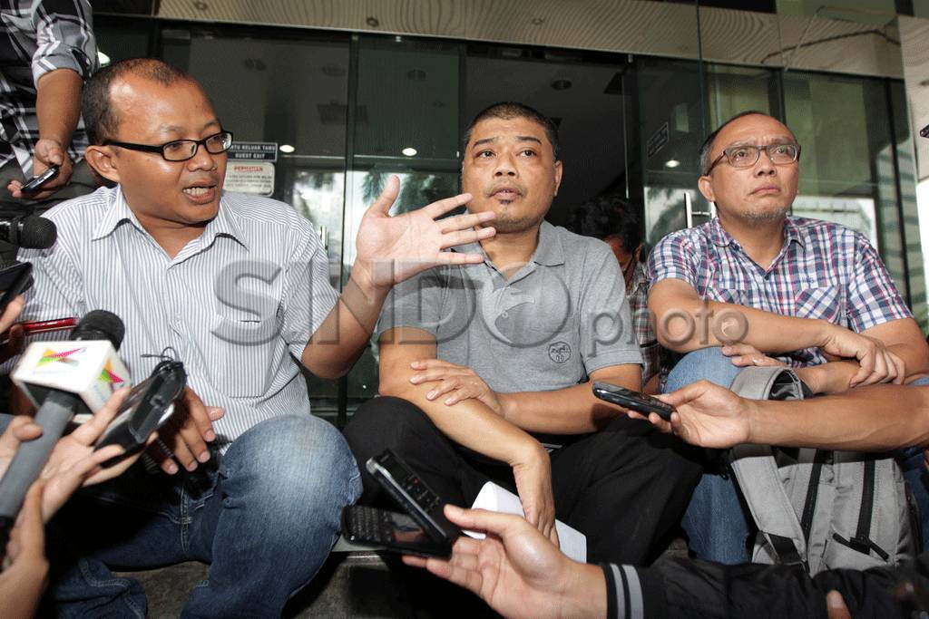 Pegiat Anti Korupsi...