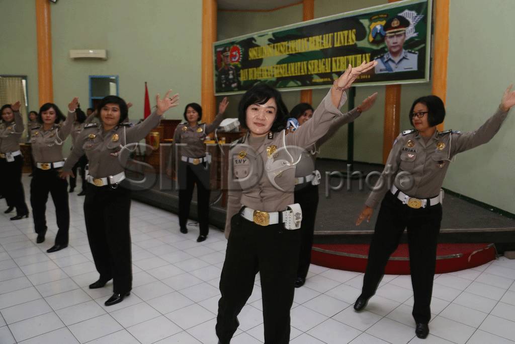 Sosialisasi Aturan Lalu-Lintas...