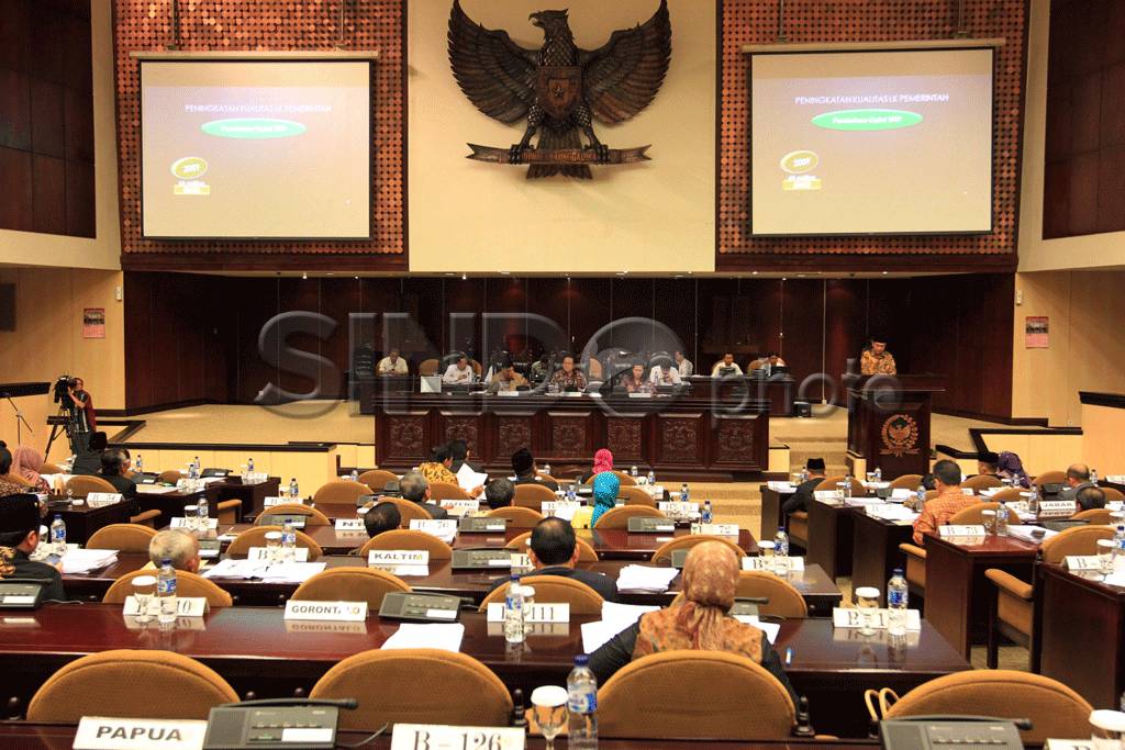 BPK Serahkan Hasil Pemeriksaan...
