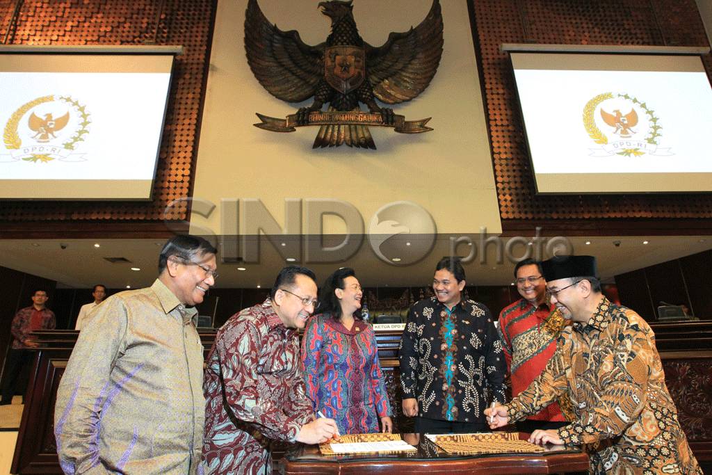 BPK Serahkan Hasil Pemeriksaan...