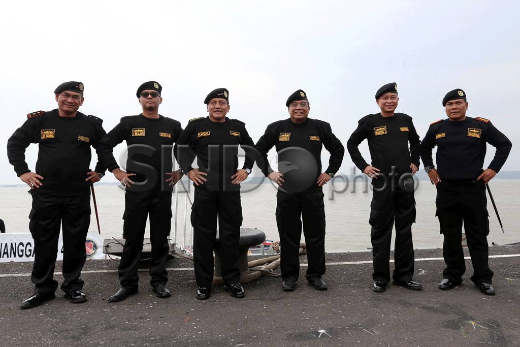 Tiga Menteri Mendapat...