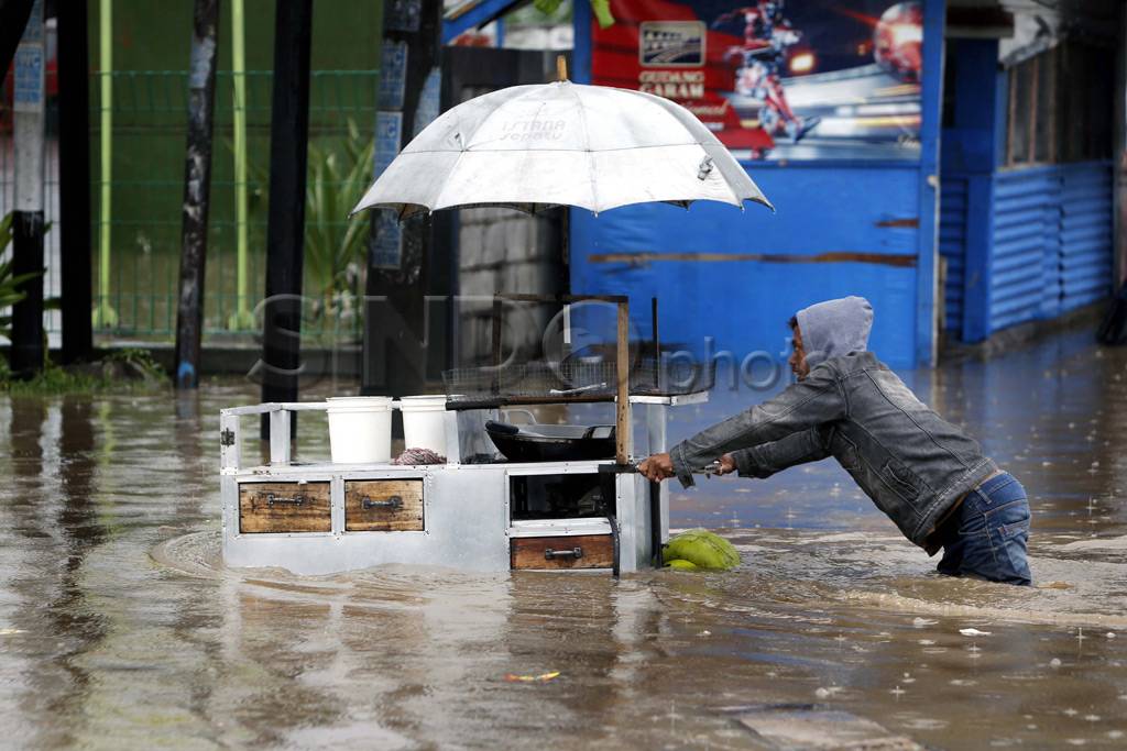 Hujan Desar, Gedebage...