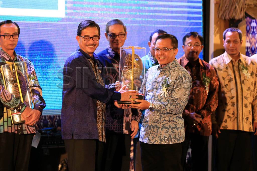 Banyuwangi Raih Penghargaan...