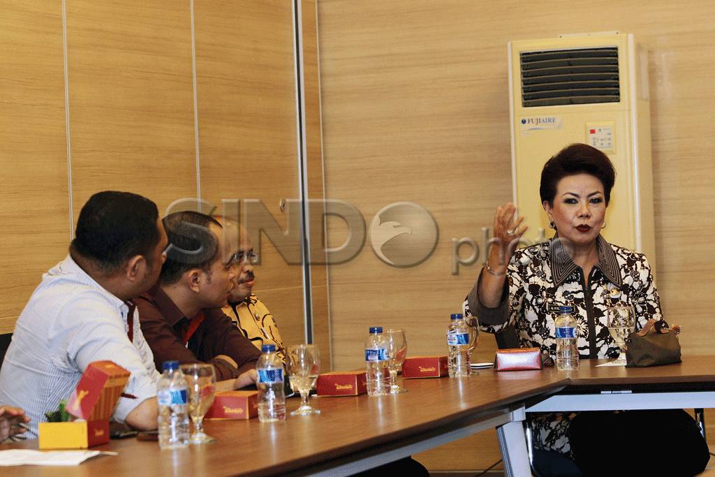 Bupati Kuningan Utje...