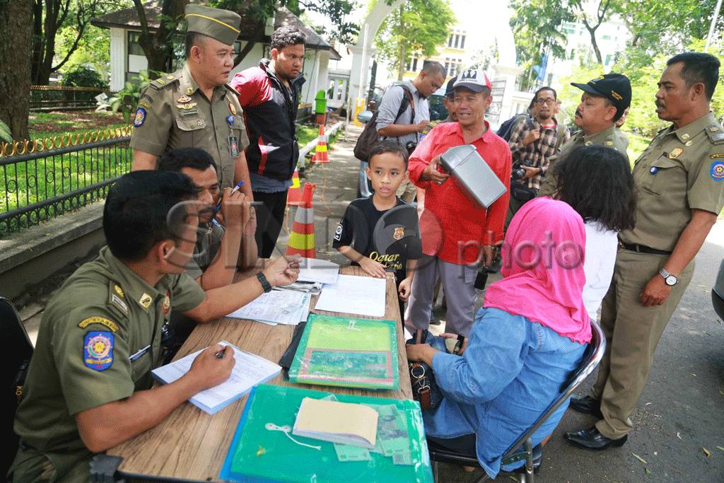Mobil Tanpa Tempat Sampah...