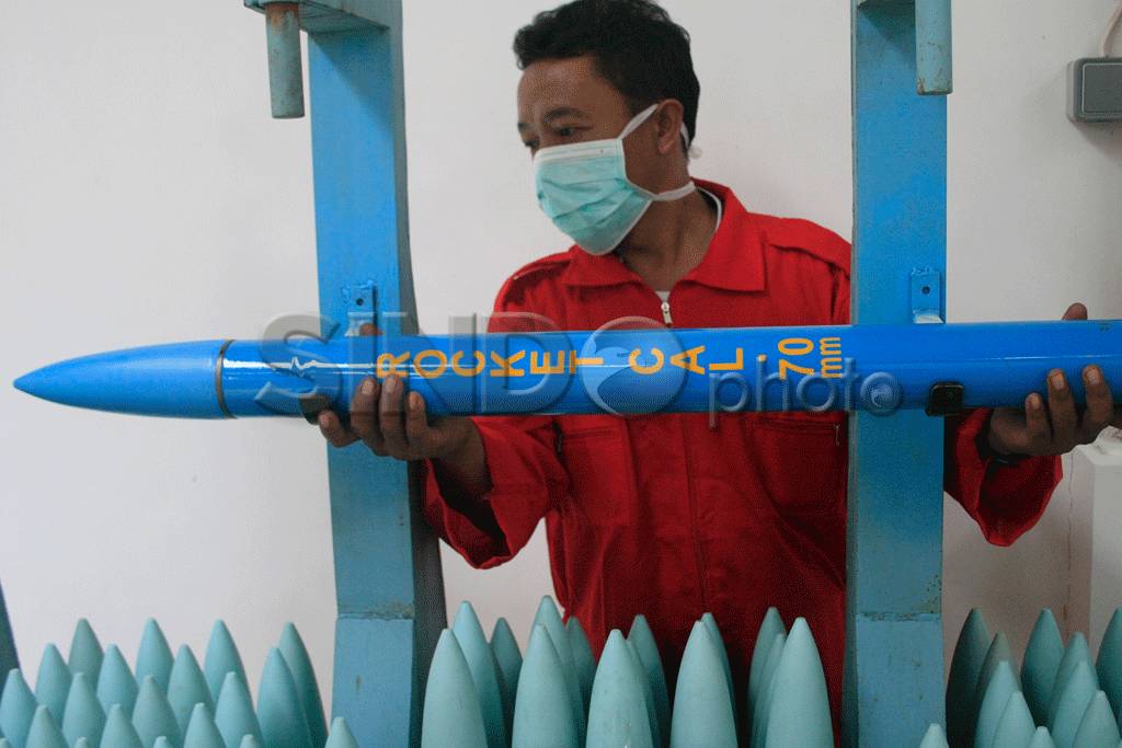 Industri Senjata Dalam...