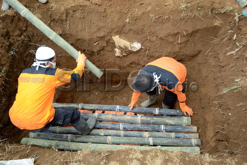 Pemakaman Massal Korban...