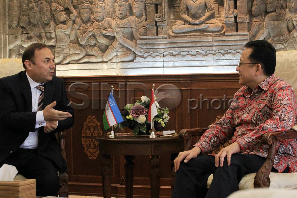 Ketua DPD Terima Kunjungan...