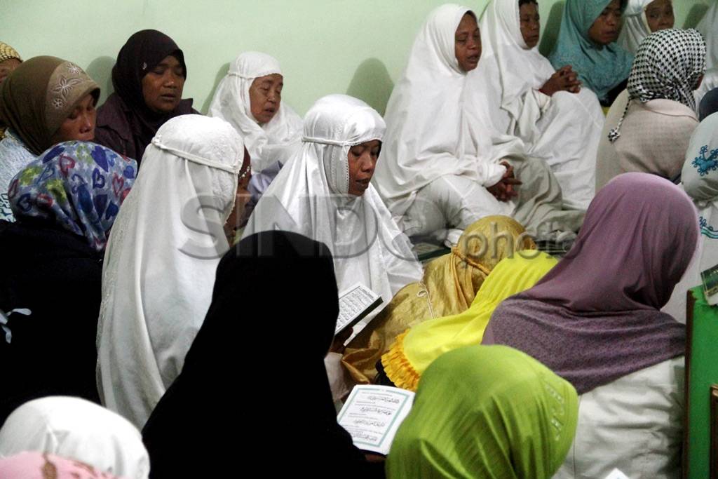 Warga Gelar Doa Bersama...