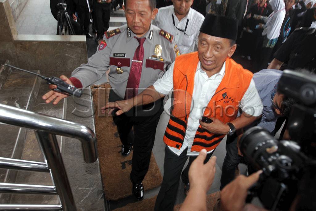 KPK Lanjutkan Pemeriksaan...