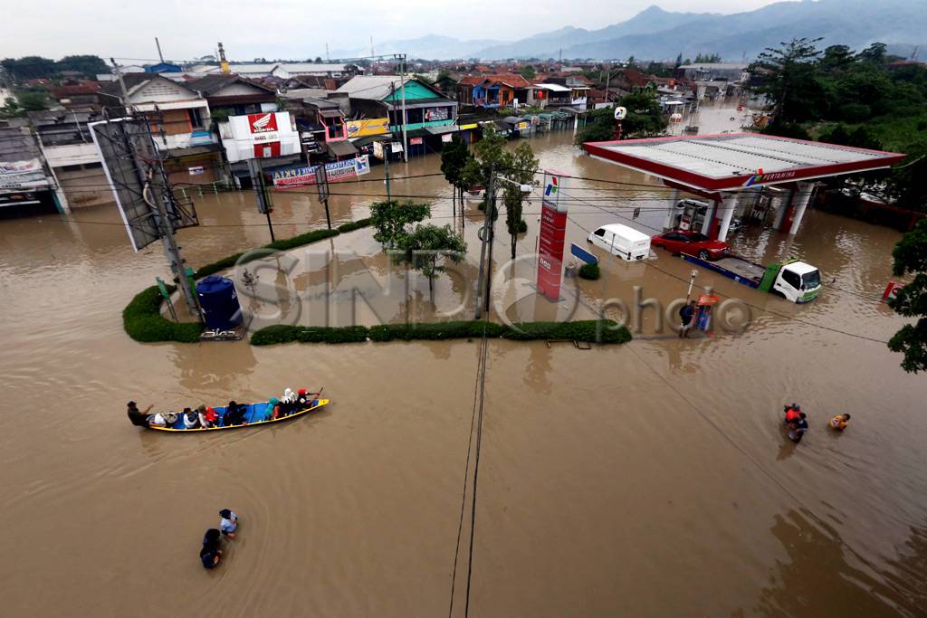 Banjir Rendam Sejumlah...