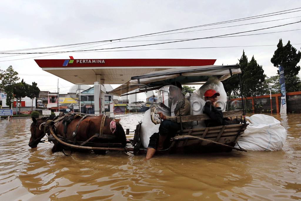 Banjir Rendam 8 Kecamatan...