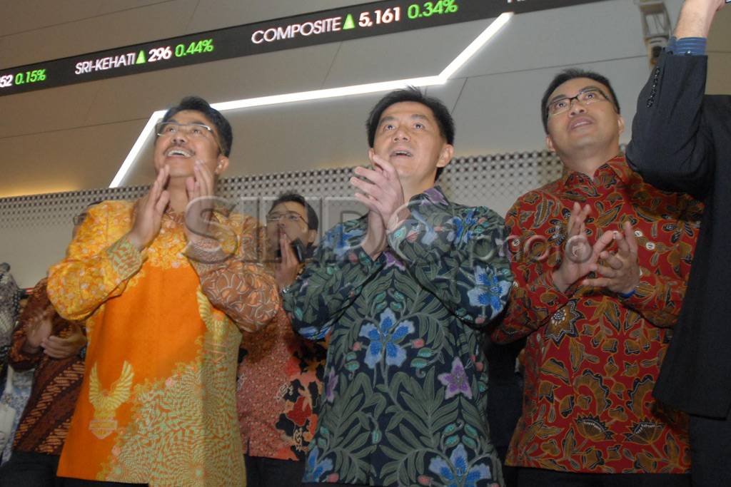 Listing Perdana Intan...