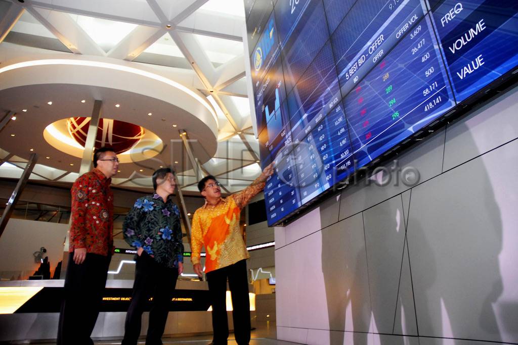 Listing Perdana Intan...