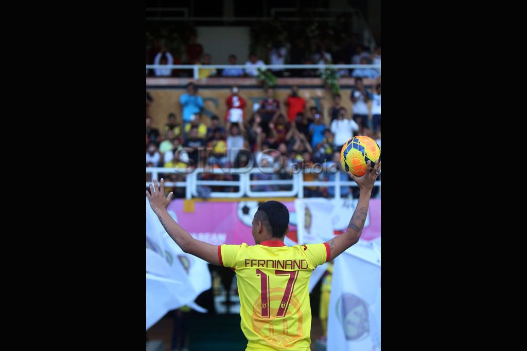 Target Juara ISL 2015,...