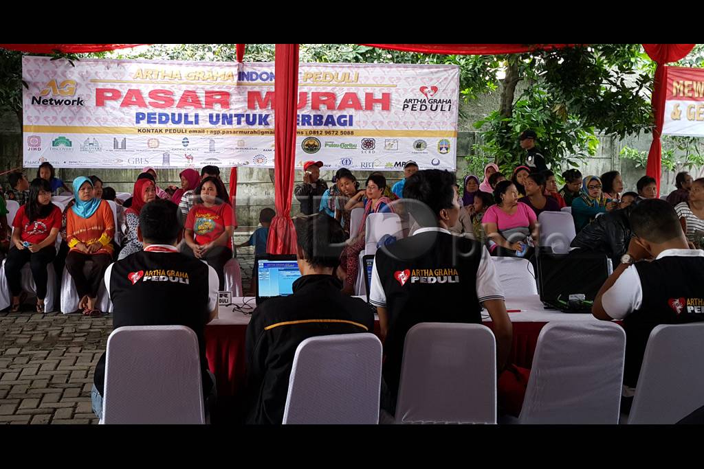 Megawati Tinjau Pasar...