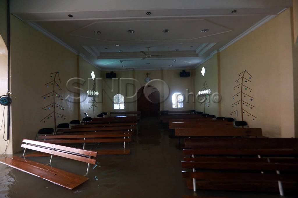 Persiapan Natal di Gereja...