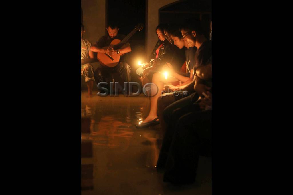 Kebaktian Malam Natal...