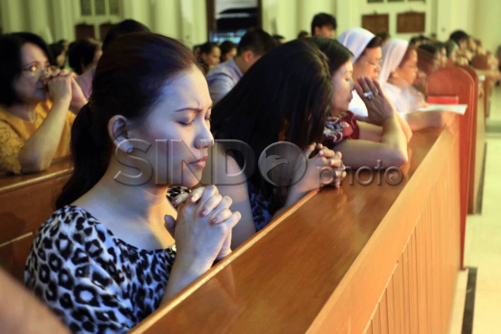 Misa Natal di Katedral...