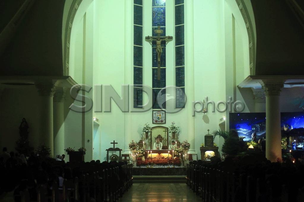 Misa Natal di Katedral...