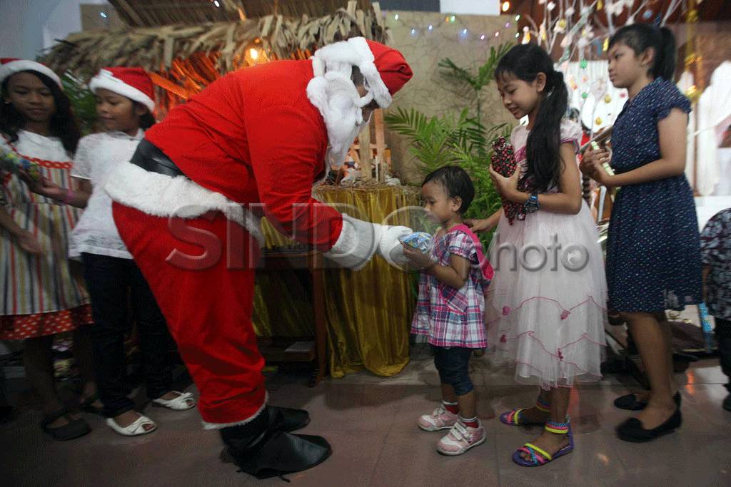 Misa Natal di Gereja...