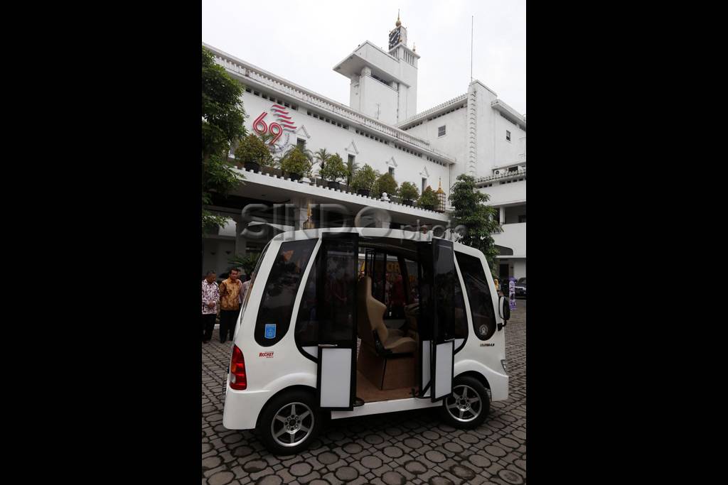 Mobil Listrik Karya...